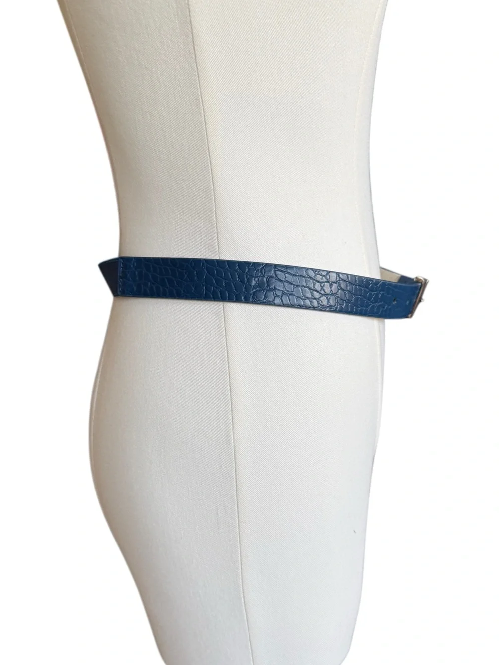 White House Black Market CrocodileTextured Teal Stretchy Belt Size Small Office